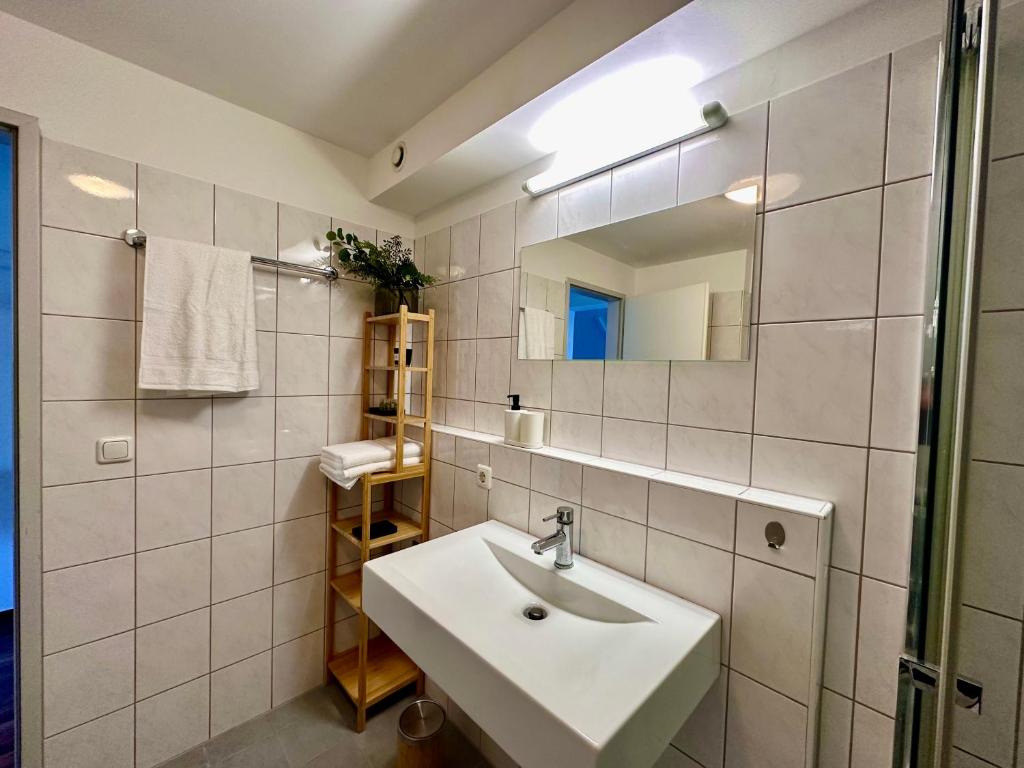 A bathroom at Designer Apartment im Herzen von Fulpmes