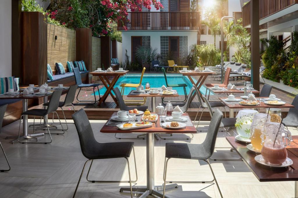 Bazén v ubytování Villa Nautica Boutique Hotel nebo v jeho okolí