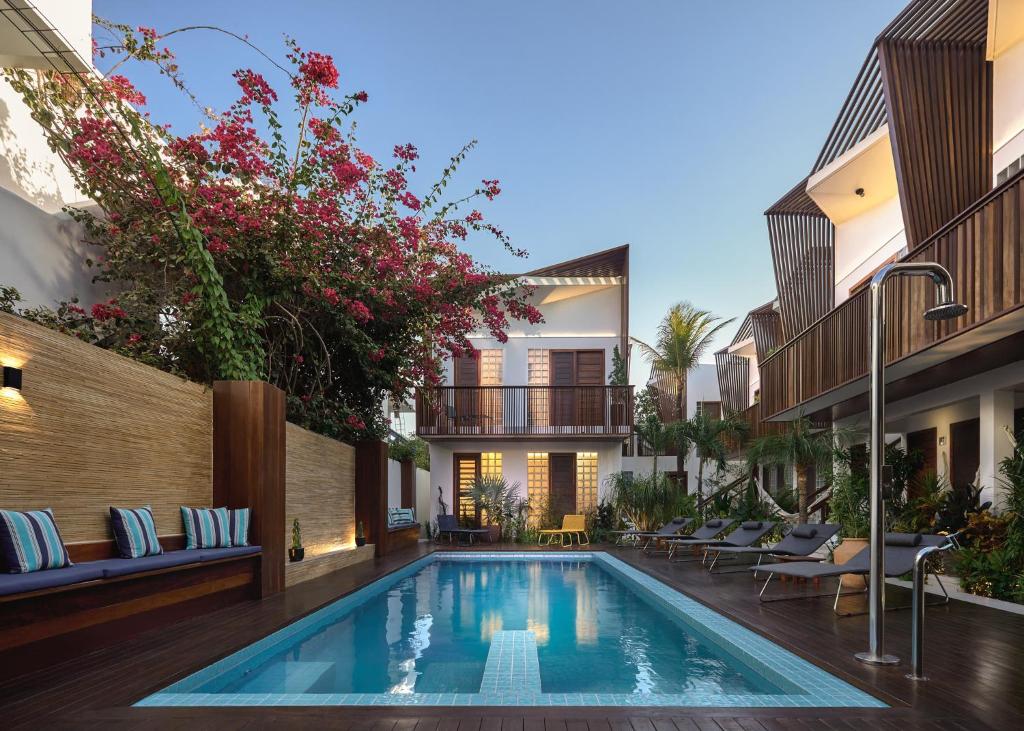Bazén v ubytování Villa Nautica Boutique Hotel nebo v jeho okolí