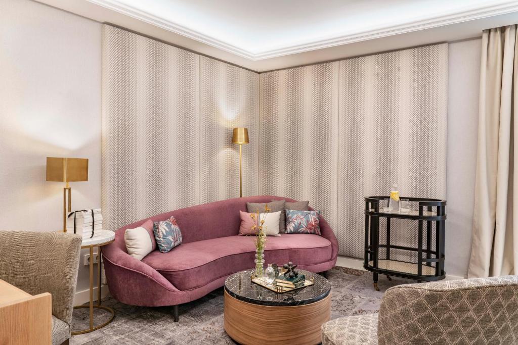 Vincci Molviedro - 19