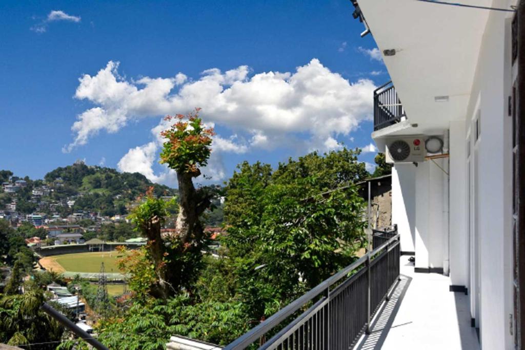 Balkón nebo terasa v ubytování Cozy Homestay Kandy