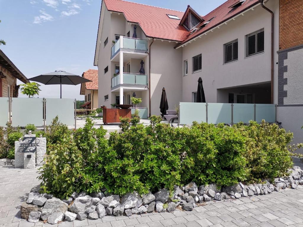 a view of a house from the courtyard at Franzl Hof Zorell in Ravensburg