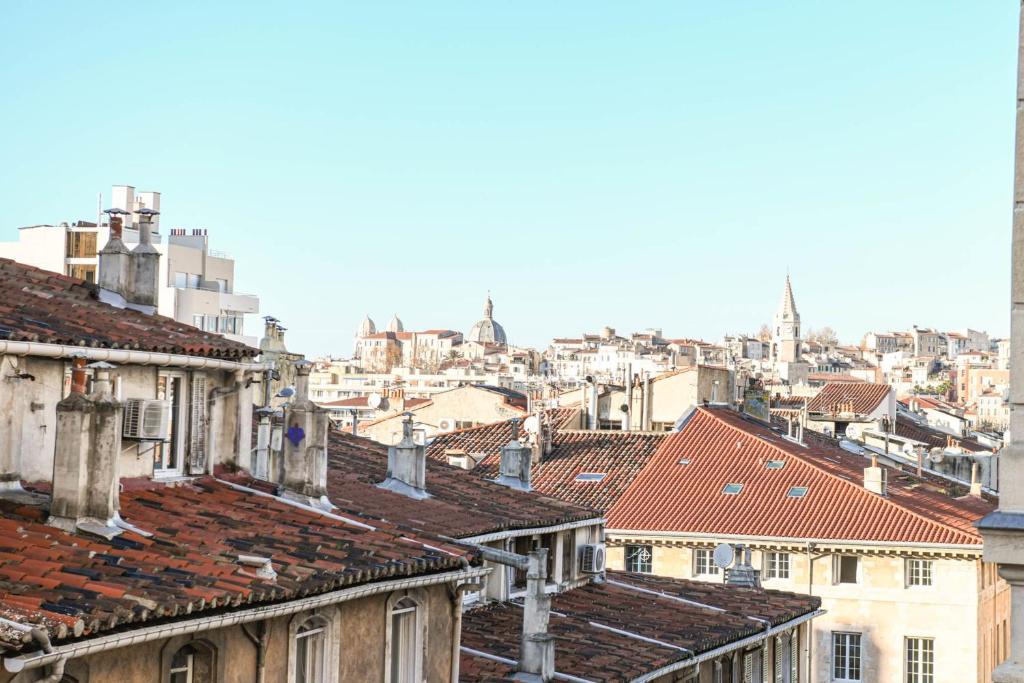 Fotografia z galérie ubytovania Grand appartement 2 chambres avec vue Vieux-Port v destinácii Marseille
