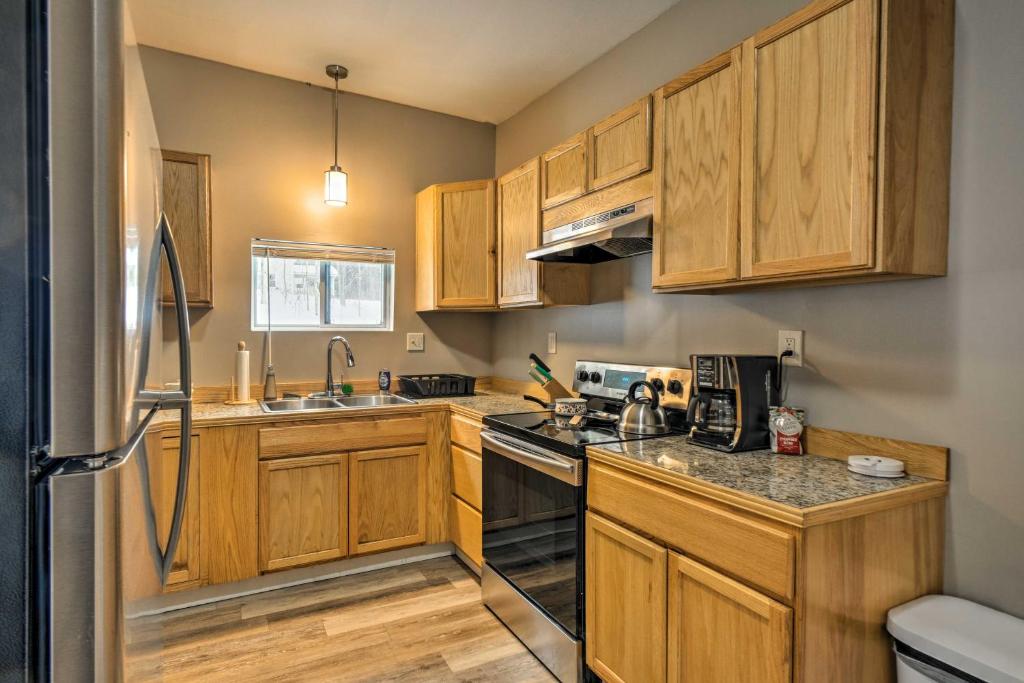Cozy Henniker Vacation Rental Near Ski Area! - Departamento