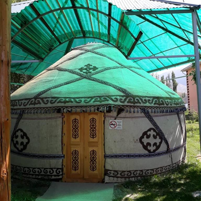 Fotografie z fotogalerie ubytování Guest House Jekshen v destinaci Imeni Karla Marksa