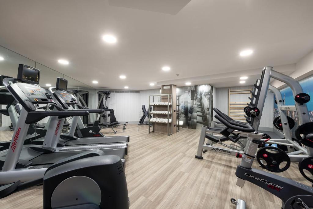 Fitness centrum a/nebo fitness zařízení v ubytování Catalonia Sagrada Familia