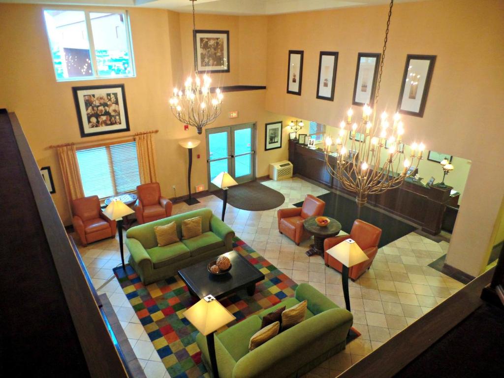 Posezení v ubytování Phoenix Inn Suites Albany