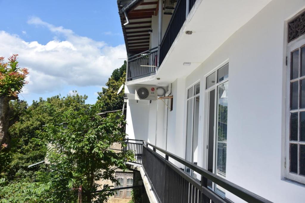 Balkón nebo terasa v ubytování Cozy Homestay Kandy