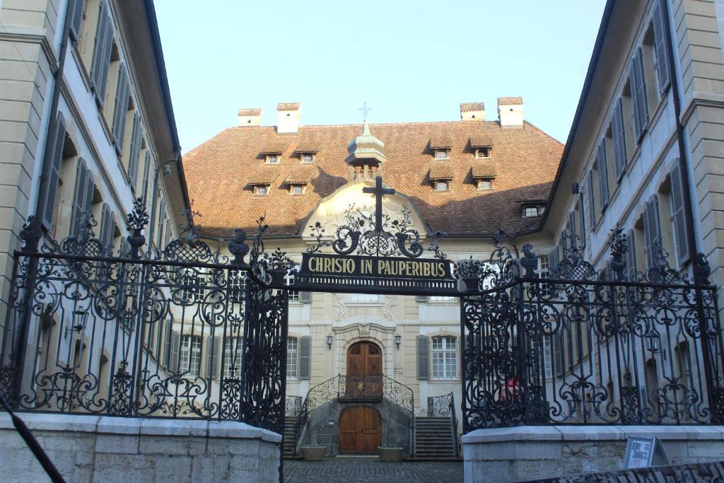 Fotografie z fotogalerie ubytování Hostellerie des Princes-Evêques - La Fleur de Lys v destinaci Porrentruy