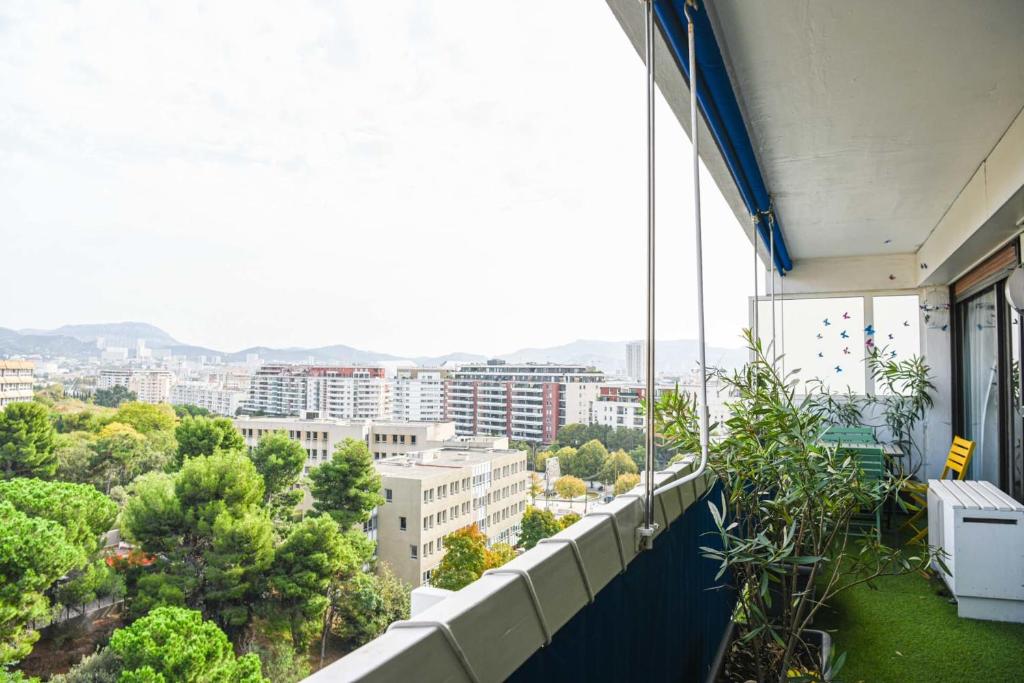 Balkón alebo terasa v ubytovaní Grand appartement avec balcon et parking