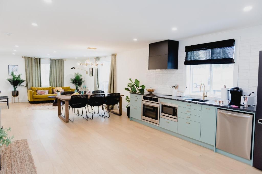 Modern 3 Bedroom Suites, Cherry Valley – Updated 2023 Prices