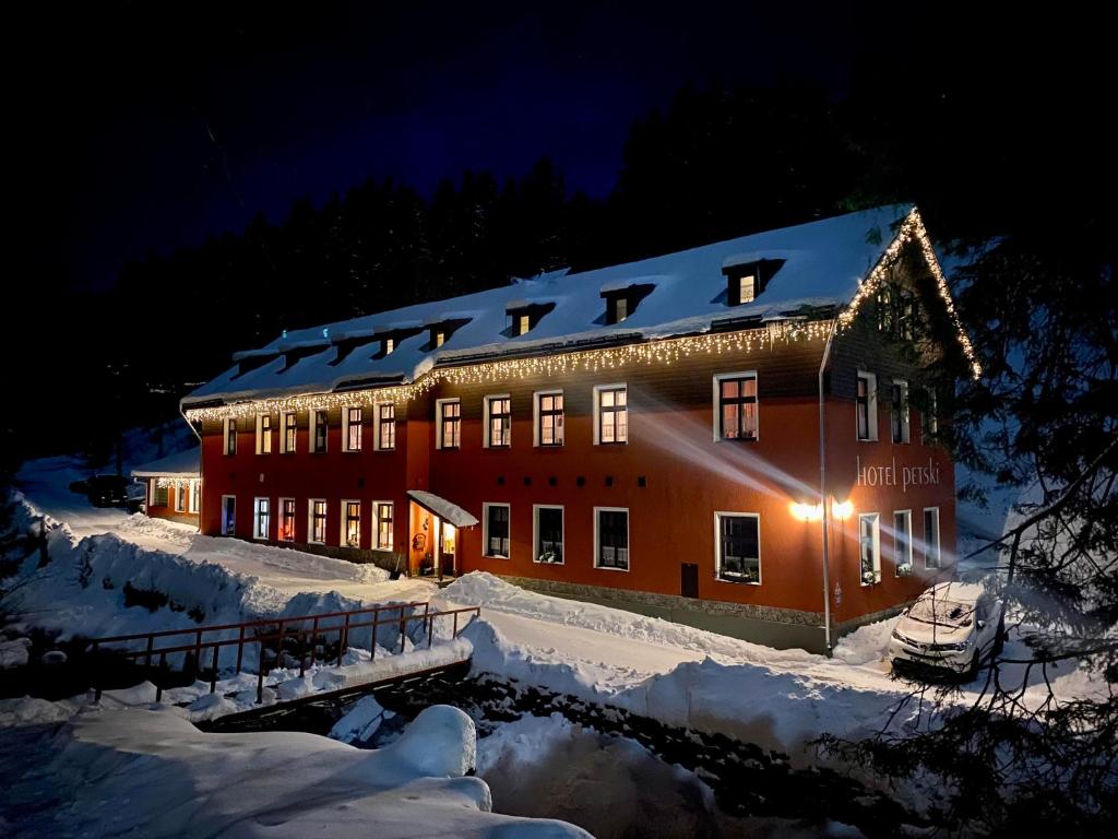 Hotel Petski v zimě