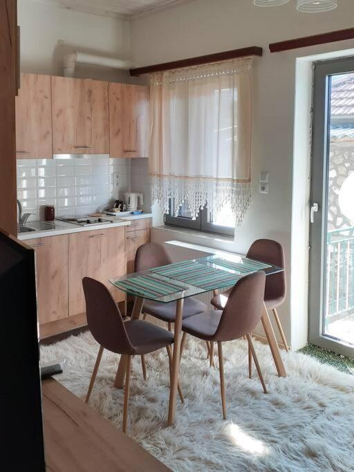Kuchyň nebo kuchyňský kout v ubytování Christos Home