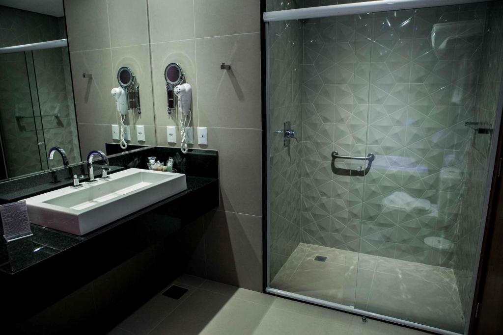  AlphaPark Hotel