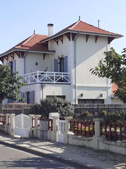 Photo de la galerie de l'établissement Mimizan Plage Sud Villa Primrose bord de mer, à Mimizan