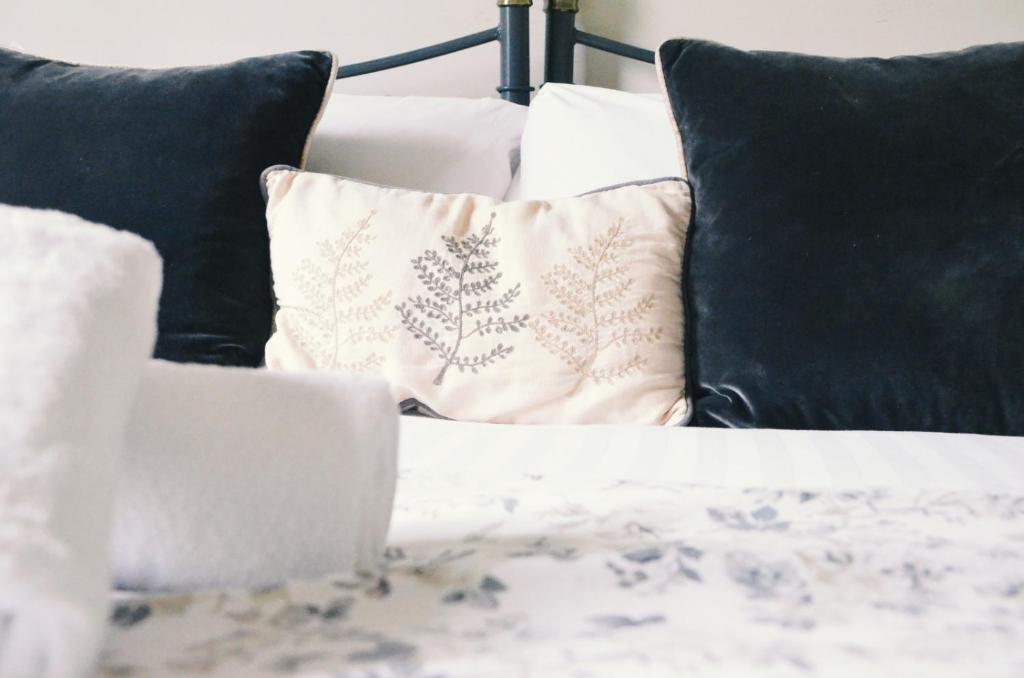 Gregory by the Warren Collection - Resim 29