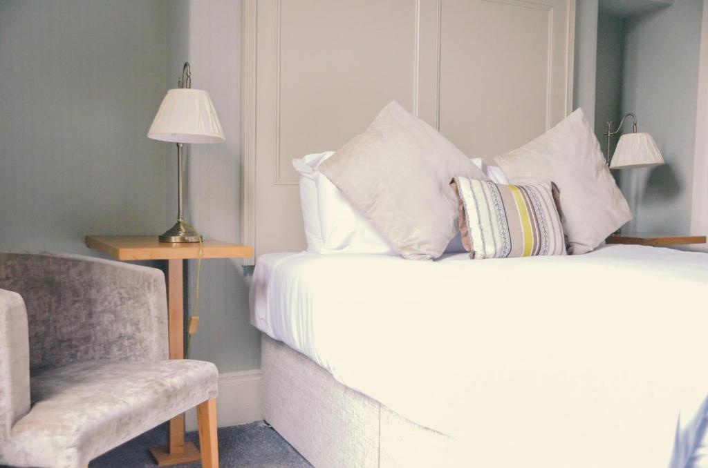 Gregory by the Warren Collection - Resim 32