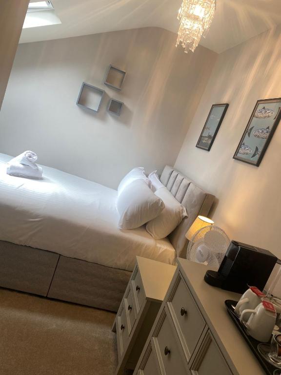 
Double Room with Private External Bathroom
