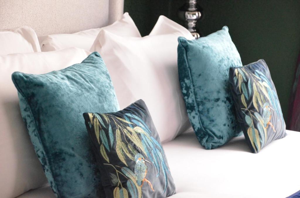 Gregory by the Warren Collection - Resim 44