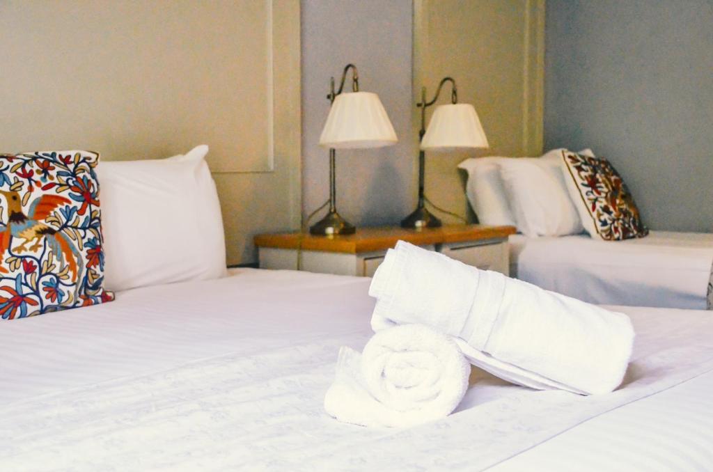 Gregory by the Warren Collection - Resim 42