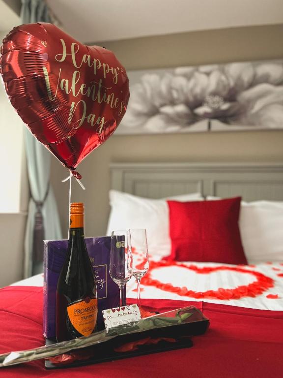 Gregory by the Warren Collection - Resim 37