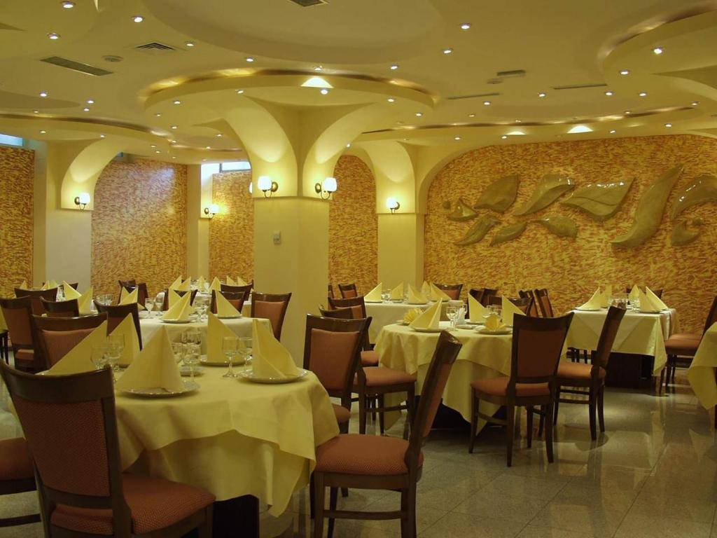 Restaurace v ubytování Hotel Class