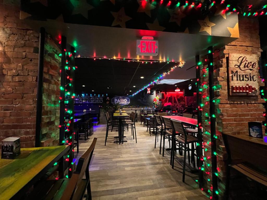 Commercial Hotel - Resim 30