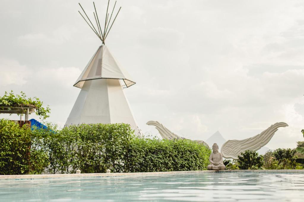 Bazén v ubytování Cerro Tusa Glamping nebo v jeho okolí
