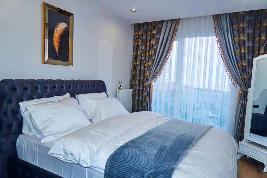 Luxurious and Comfy Views Pool Sauna Parking - Housity
