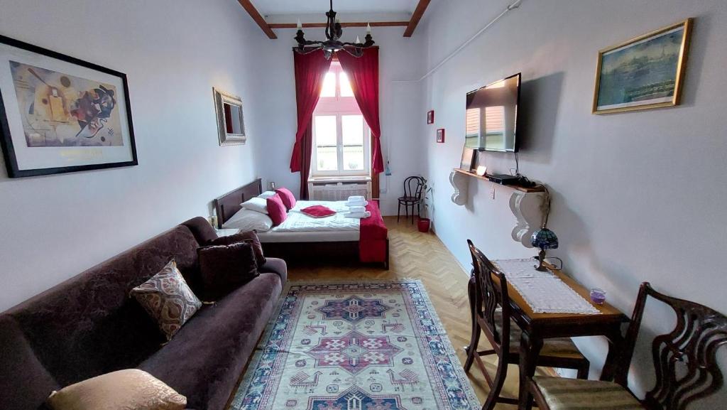Classical Budapest apartment in the old Pest 1072 Budapest, 20 Dob utca 3. 34. kép - 1
