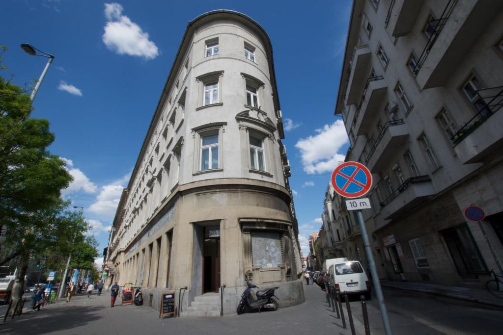 Budova, v ktorej sa apartmán nachádza