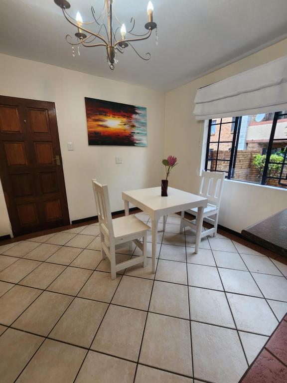 64 2bed 2bath, private garden - Housity