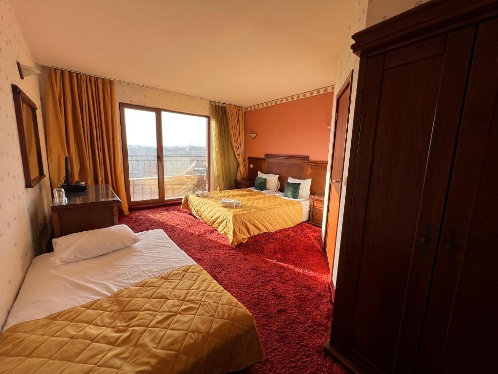 HOTEL BOLYARI - Salle De Luxe Double Ou Jumelle Avec Balcon