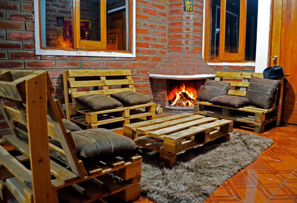 Posezení v ubytování Lagoon Hotel Chugchilan