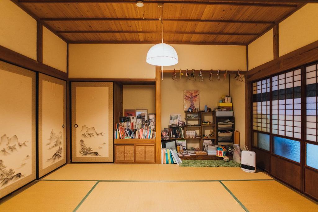 Fotografie z fotogalerie ubytování Satoyama Guest House Couture v destinaci Ayabe
