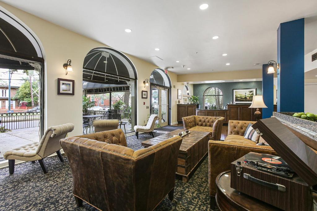 St Charles Inn, Superior Hotel, New Orleans (updated prices 2025)