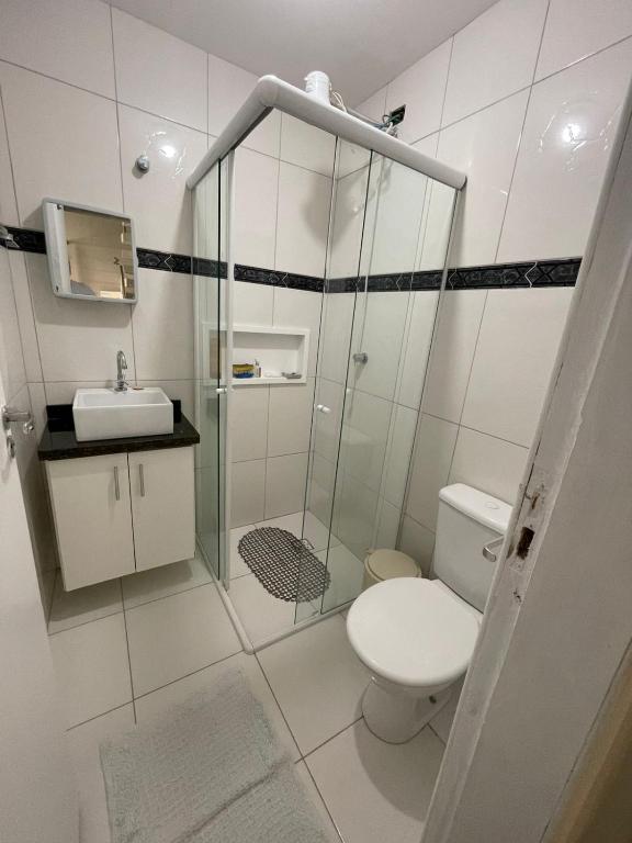 Koupelna v ubytování Tríplex de frente para o mar com 4 quartos
