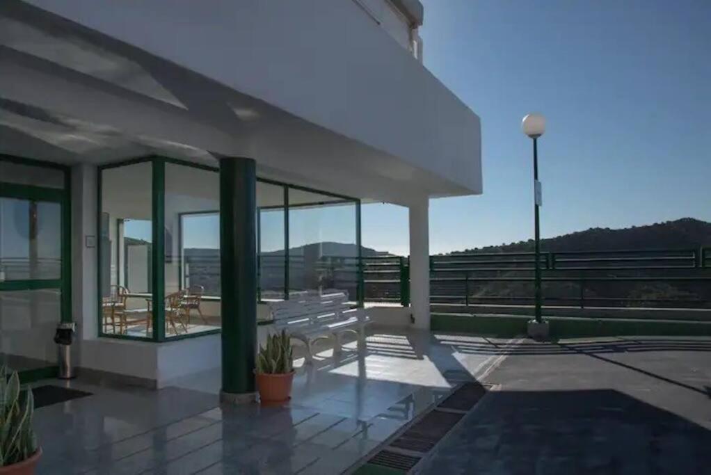 Fotografia z galérie ubytovania Luxurious 2 bedroom apartment with big sunny terrace and a fantastic view v destinácii Puerto Rico de Gran Canaria