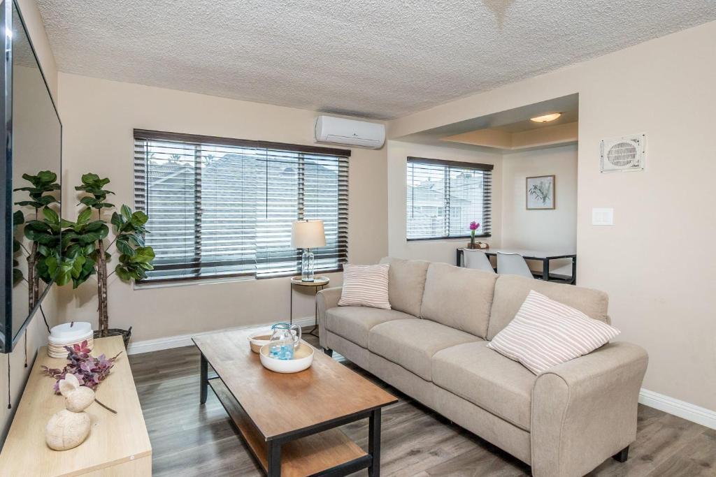 2B1B Apartment near Old Town Alhambra, Alhambra Updated 2023 Prices