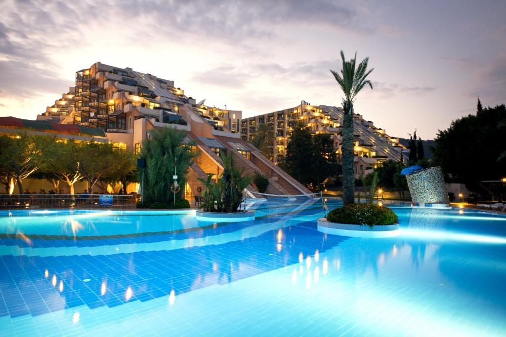 Bazén v ubytování Limak Limra Hotel & Resort Kemer - Kids Concept nebo v jeho okolí