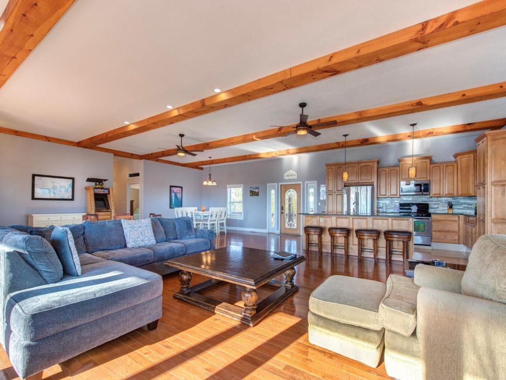 Wonderland Cove - Holiday Home