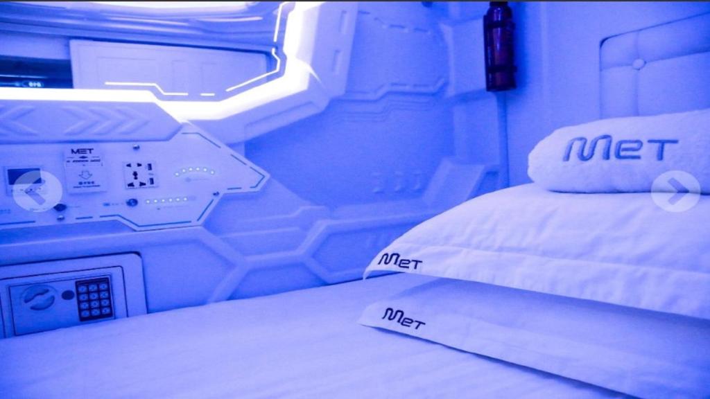 MET A Space Pod at Arab Street - Superior Single Space Pod