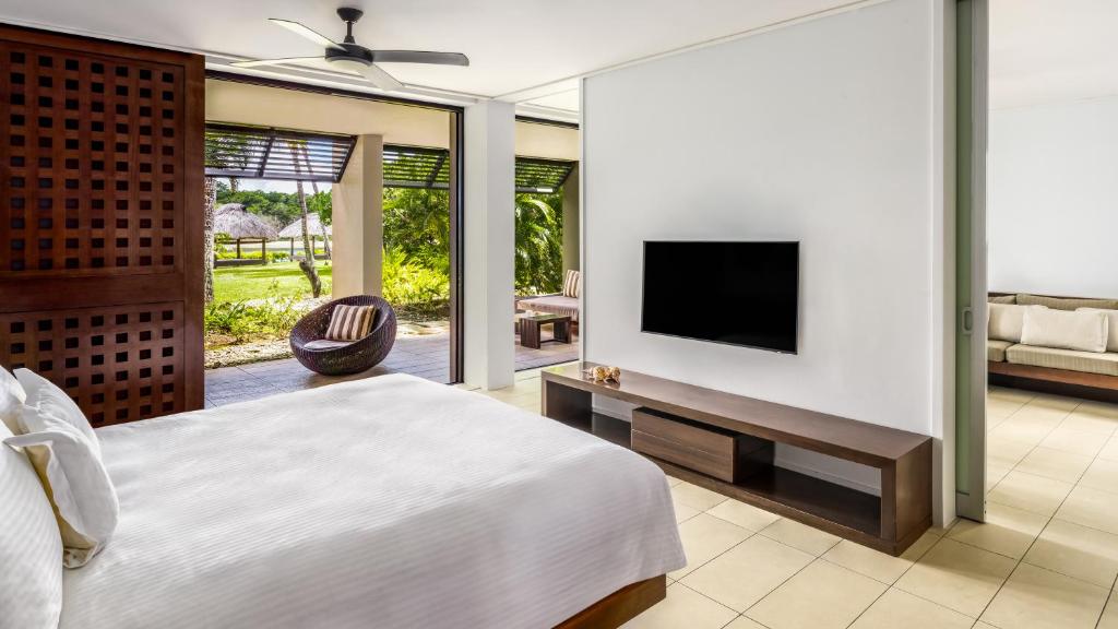 Postel nebo postele na pokoji v ubytování InterContinental Fiji Golf Resort & Spa by IHG