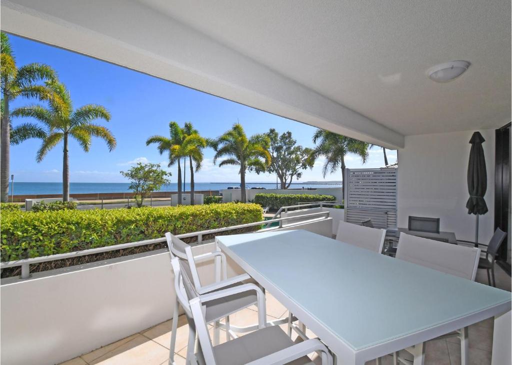 Apartment Clear View at Pier One, Urangan, Australia