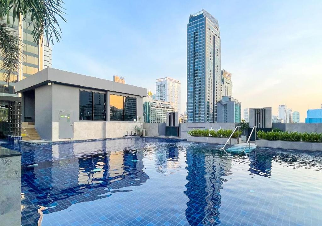 Eleven Hotel Bangkok Sukhumvit 11 - Resim 2