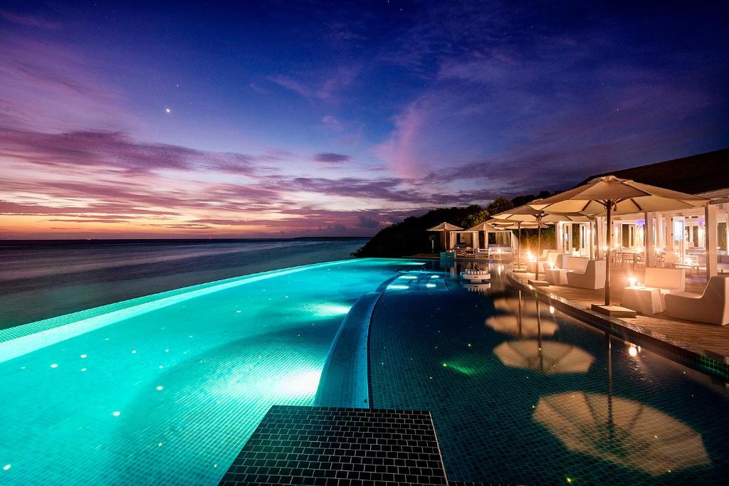 Bazén v ubytování Hideaway Beach Resort & Spa nebo v jeho okolí