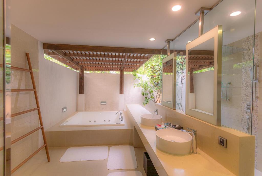 Hideaway Beach Resort & Spa - 5