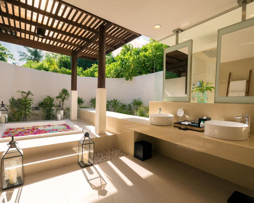 Hideaway Beach Resort & Spa - 16