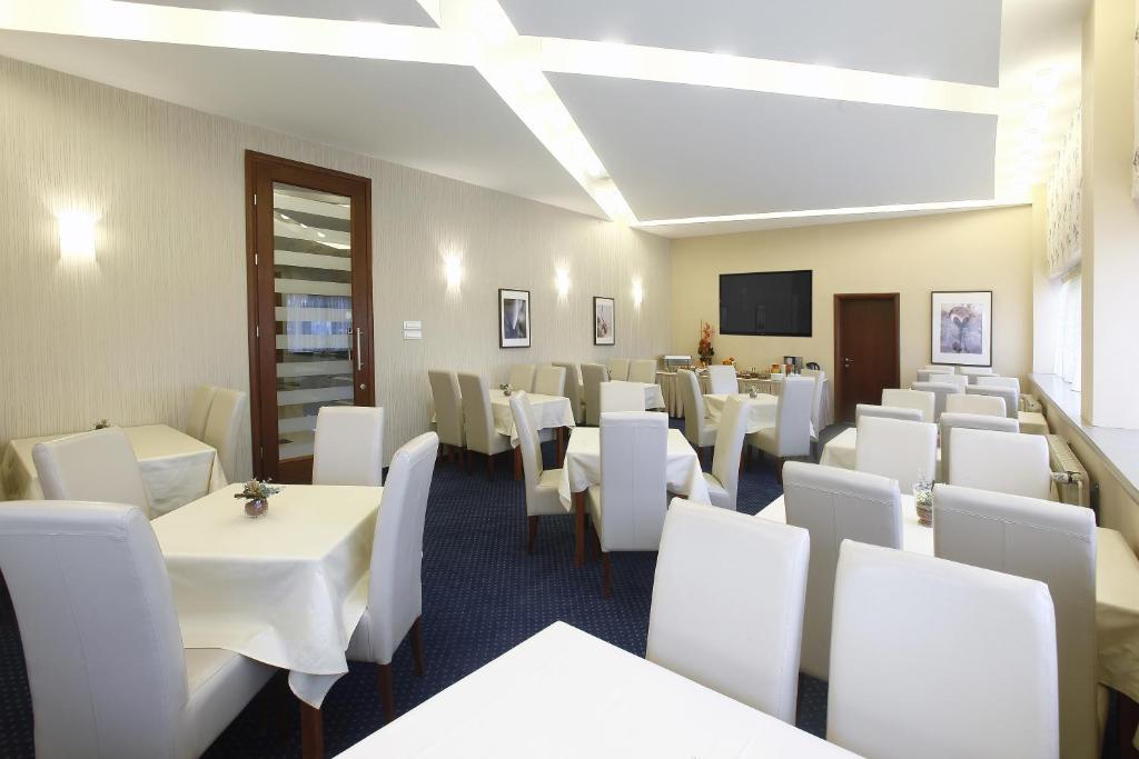TV a/nebo společenská místnost v ubytování Hotel Centar