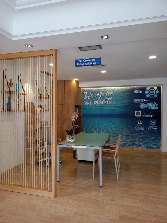 สิ่งอำนวยความสะดวกสำหรับเล่นปิงปองที่ Bahía de Alcudia Hotel & Spa หรือบริเวณใกล้เคียง